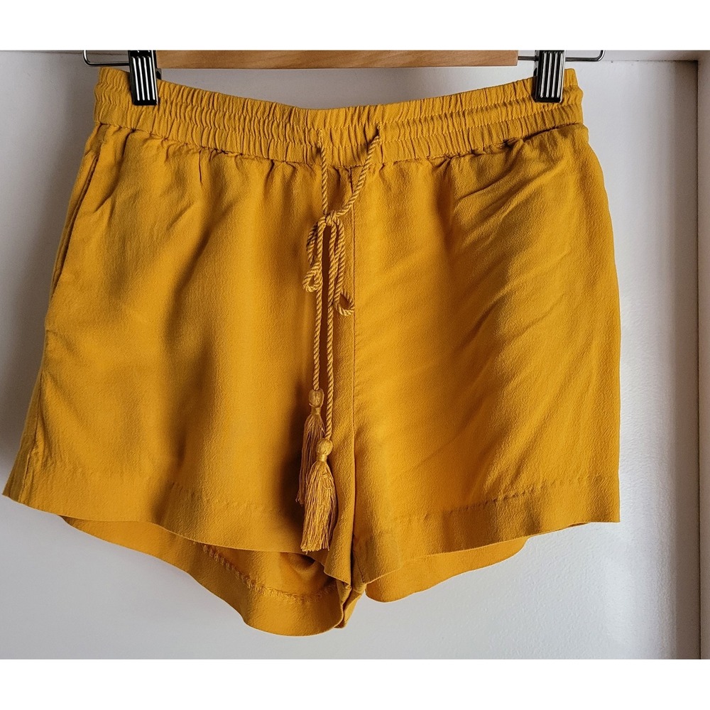 H&M Shorts Size 6 Casual Solid Yellow Women Hot Pants Summer Bottoms
